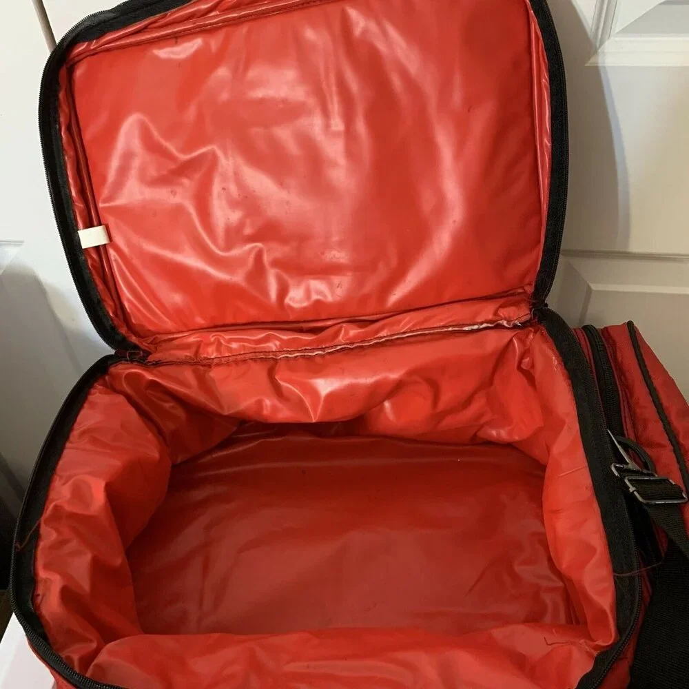 VTG Marlboro ADVENTURE TEAM LIZARD ROCK Red LARGE‎ Bag Cooler